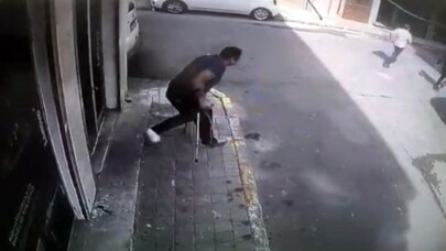 Kırık ayağıyla depremden böyle kaçtı