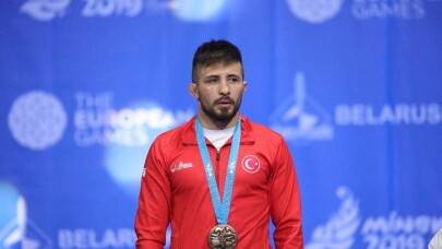 Olimpiyat kotası alan milli güreşçi Süleyman Atlı yarı finalde