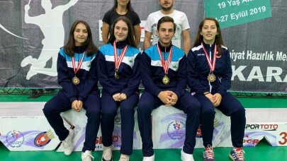 Osmangazili badmintoncular madalyaları topladı