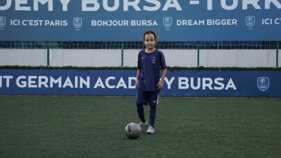 Parıs Saint-Germain Academy Bursa kız futbolcu seçmeleri