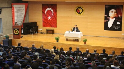 Prof. Dr. Yaşar Hacısalihoğlu: “Unutulan ihanet tekrarlanır”