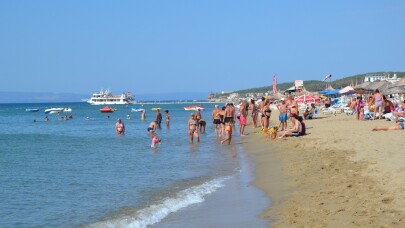 Sarımsaklı plajları Sırp turistlere kaldı