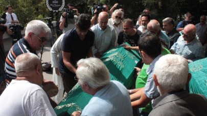 Usta oyuncu Süleyman Turan son yolculuğuna uğurlandı