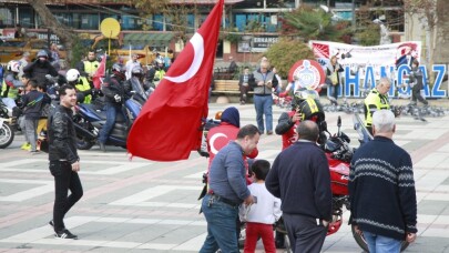 100 motosiklet Cumhuriyet için 140 kilometrelik kortej yaptı