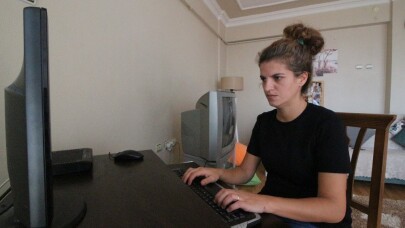 2 bebeği ölünce tekrar anne olabilmek için yazdığı kitabı bastıracak para bulamıyor