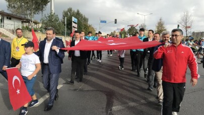 Annesi yarışı kazanırken, o mışıl mışıl uyudu
