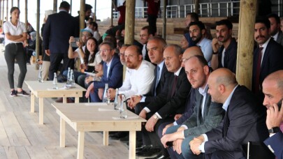 Bakan Turhan ve Ersoy, Etnospor Kültür Festivali’ni ziyaret etti
