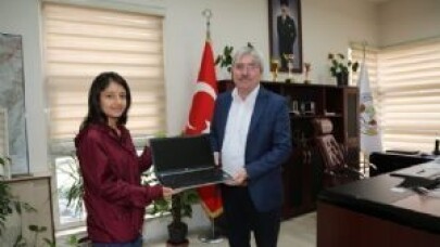 Balıkesir’de YKS’de başarı gösteren öğrenciler ödüllendirildi