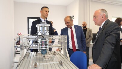 Başkan Söğüt, “Güçlü bir ülke olmak donanımlı gençlerle mümkün”