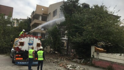 Büyükçekmece’de riskli bulunan 2 binanın yıkımı gerçekleştirildi