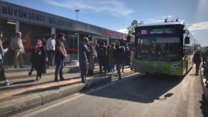 Büyükşehir, 12 ilçeden üniversite öğrencilerini kampüse ulaştırıyor