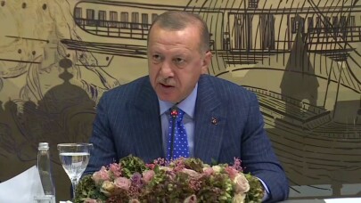 Cumhurbaşkanı Recep Tayyip Erdoğan, ”Ülkemizi ekonomik yaptırımlar konusunda tehdit edenler, Türkiye’yi yolundan döndüremezler" dedi.