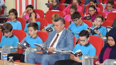 Edremit Kaymakamı Ali Sırmalı: “Kitap hayatın vazgeçilmez bir parçası”