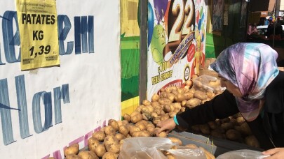 Enflasyonun düşmesi ve manipülasyonların sona ermesiyle sebze meyve fiyatları dibi gördü