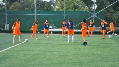 Eyüpsultan’ın tek kadın futbol takımı dört kategoride mücadele ediyor