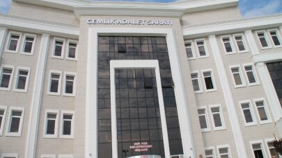Gemlik adliyesinde şehitler unutulmadı