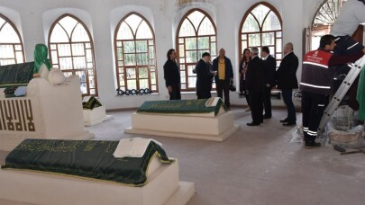 Karesi Bey’in türbesi bakıma alındı