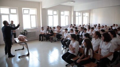 Kartal Belediyesinden çocuklara yönelik ilk yardım eğitimi