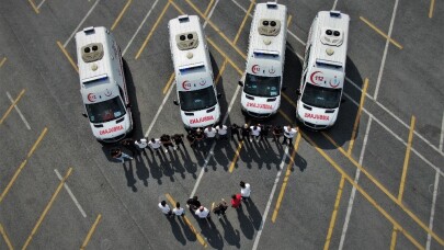(Özel) İstanbul’un ambulans sürücülerinin zorlu eğitimi havadan görüntülendi