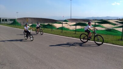 Pedallar Ayçiçeği Bisiklet Vadisi’nde çevrildi