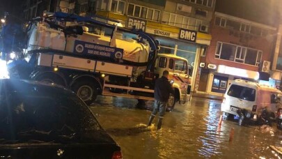 Sağanak yağış hayatı olumsuz etkiledi