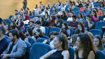 SAÜ’de ‘Metin Yazarlığı’ konferansı düzenlendi