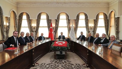 TFF Yönetim Kurulu üyeleri, İstanbul Valisi Yerlikaya’yı ziyaret etti