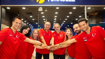 Turkcell çalışanları müşterilerine A Milli Takım forması giyerek hizmet verecek