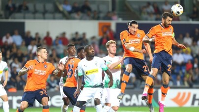 UEFA Avrupa Ligi: Medipol Başakşehir: 0 - Borussia Mönchengladbach: 0 (İlk yarı)