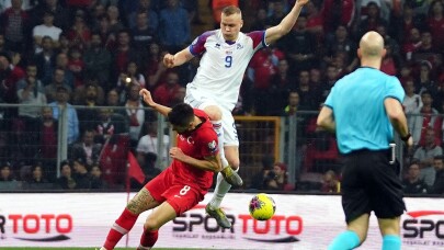 2020 Avrupa Futbol Şampiyonası Elemeleri: Türkiye: 0 - İzlanda: 0 (İlk yarı)