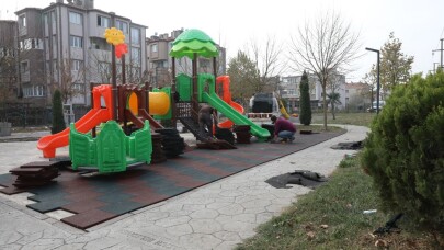 Adapazarı’nda 30 farklı bölgeye yeni çocuk parkı