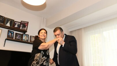 Başkan Bozkurt’tan ilkokul öğretmenine sürpriz ziyaret