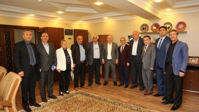 Başkan Muzaffer Bıyık, mahalle muhtarlarıyla buluştu