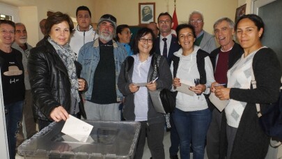 Burhaniye’de mahalle meclisi seçimi yapıldı