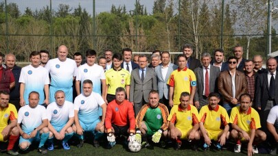 BUÜ personeli hünerlerini halı sahada gösterecek