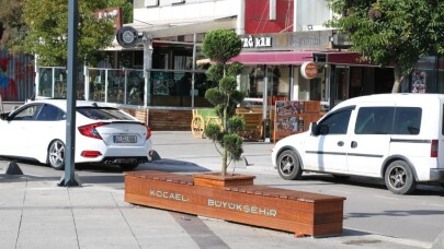 Büyükşehir kent merkezindeki mobilya sayısını arttırıyor