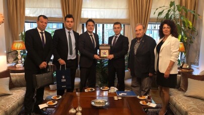 Büyükşehir, Londra ve Selanik’te