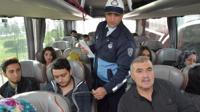 Büyükşehir yolcuları bilgilendirdi