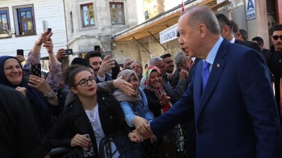 Cumhurbaşkanı Erdoğan, cuma namazını  Eyüpsultan Camii’nde kıldı