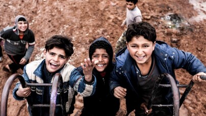 DEAŞ’ın 40 gün esir tuttuğu gazeteciden “Sınırdaki İnsanlar” sergisi