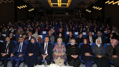 Emine Erdoğan’ın annesinin eğitime bakış açısı ile anlattığı anı duygulandırdı