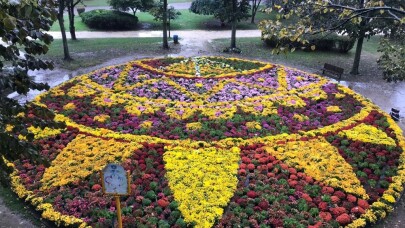 Estetik uygulamalar parkları güzelleştiriyor