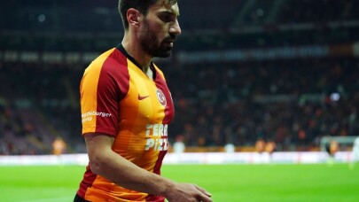 Galatasaray’da Şener Özbayraklı sakatlandı