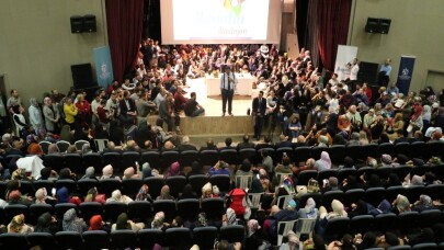 Hayati İnanç’ın seminerine yoğun ilgi