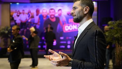 Hemen Döneriz’in galasına yoğun ilgi