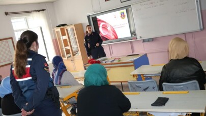 Jandarmadan kadınlara yönelik ’Şiddet’ konulu toplantı