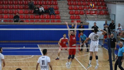 Kağıtspor voleybolda tam gaz