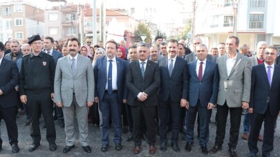 Karesi Belediyesi’nden heykel ve kavşak açılışı