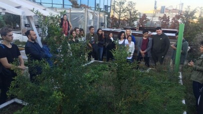 Kentsel tarım için Akmerkez ve Özyeğin Üniversitesi Gastronomi öğrencileri kolları sıvadı