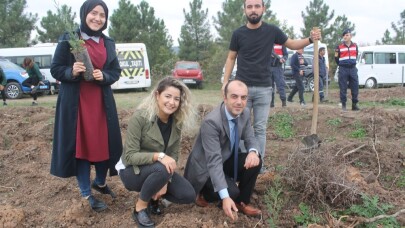 Manyas’ta 500 fidan toprakla buluştu